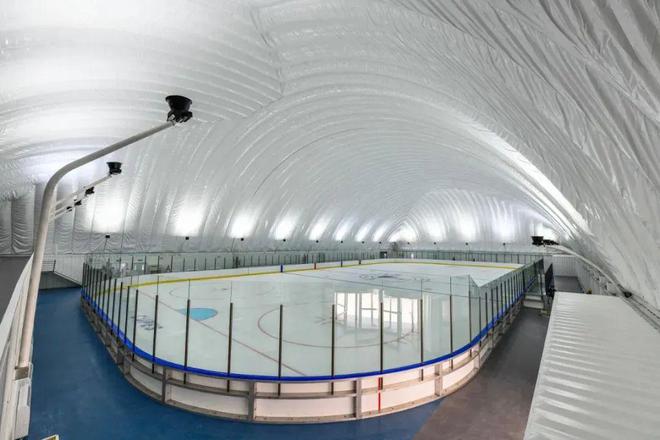 雪头条：北京多所高校专业冰场对外开放bsports必一体育网页版登录冰(图2)